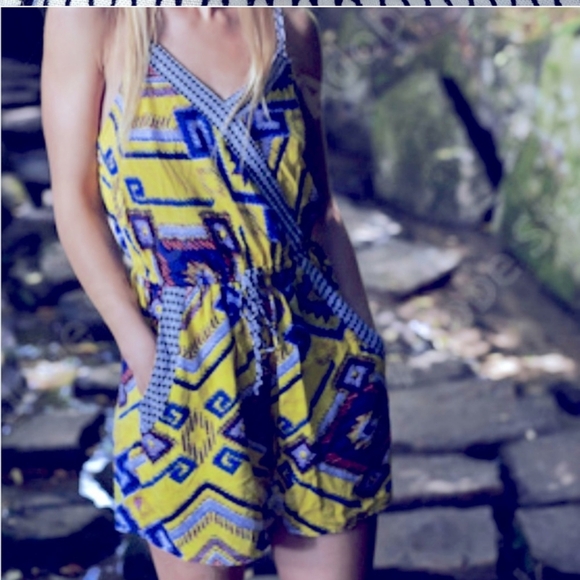 Xhilaration Yellow Tribal Print Drawstring Onesie Romper Medium Aztec  Linen MED - Picture 6 of 6